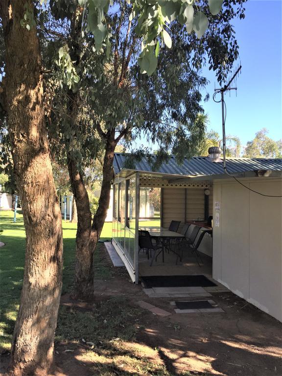 Junee Tourist Park Bagian luar foto