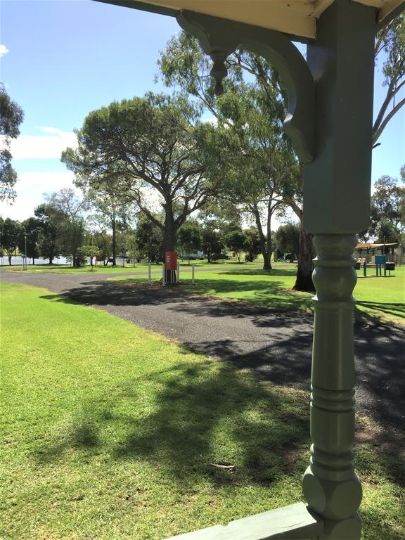 Junee Tourist Park Bagian luar foto